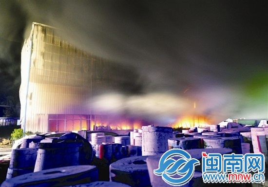 福建丰泽一铁皮厂房大火