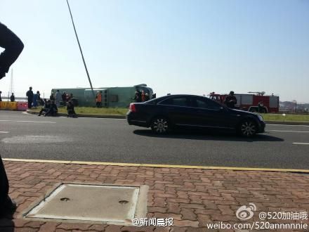 东海大桥大巴侧翻已造成6人死亡多人受伤