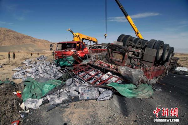青海乌兰县境内交通事故已致7人死亡5人受伤