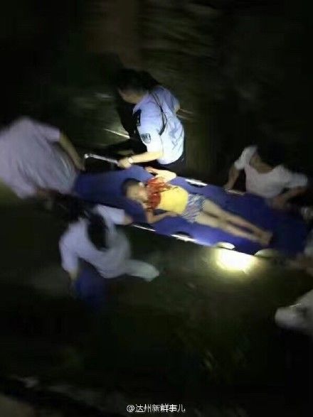 四川达州居民楼部分垮塌 已致4死2伤