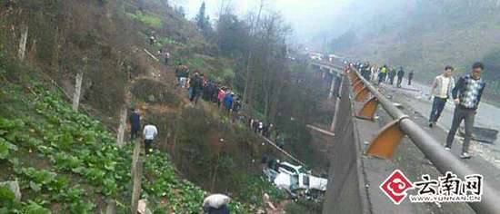 渝昆高速水麻段发生车祸 已致6人死亡