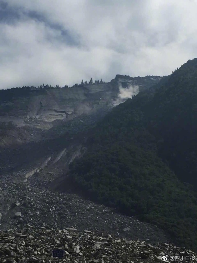 四川茂县灾区出现二次垮塌