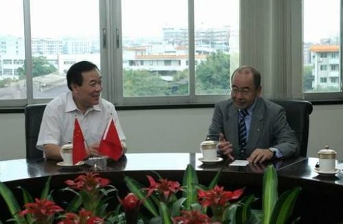 民航中南局局长刘亚军在广深线撞列车身亡