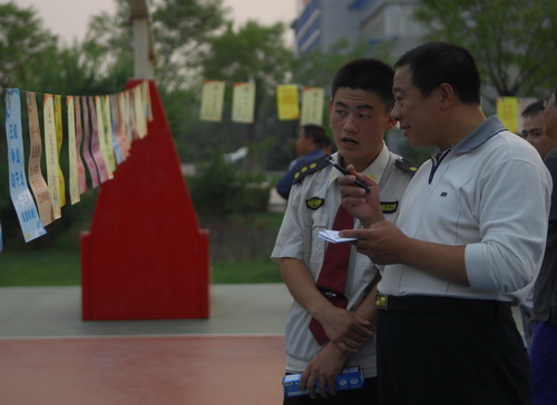 长庆烹制安全文化“营养餐”