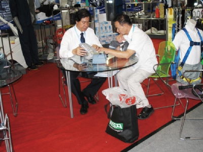 展新品  树理念  谋发展