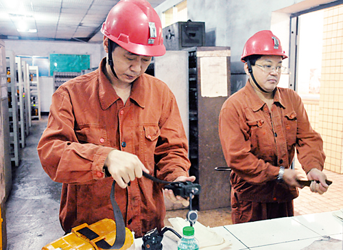 铁山南矿井下永久避灾硐室通过验收