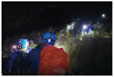 登山锻炼 勿忘安全