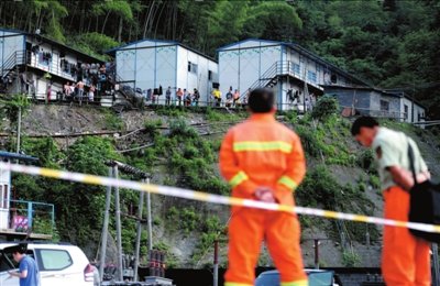 湖南在建隧道爆炸续 施工者与炸药雷管违规同车