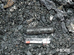 成都警方在公交车燃烧现场发现3只安全锤