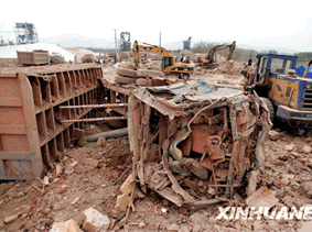 凤阳爆炸事故中3名重伤员生命体征不佳
